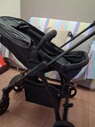 Carrito de bebé gris Solo 5 meses usado