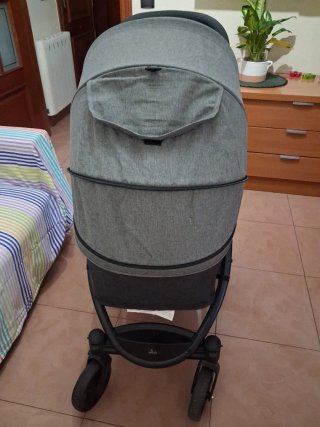 Carrito de bebé gris Solo 5 meses usado