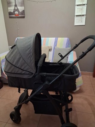 Carrito de bebé gris Solo 5 meses usado