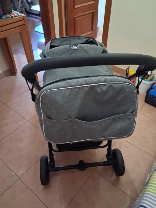 Carrito de bebé gris Solo 5 meses usado