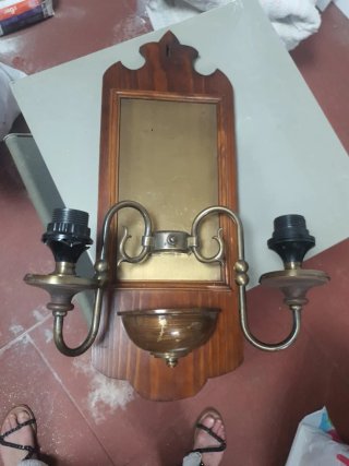 Aplique antiguo madera y latón