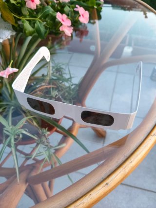 Gafas de eclipse solar. Poco usadas