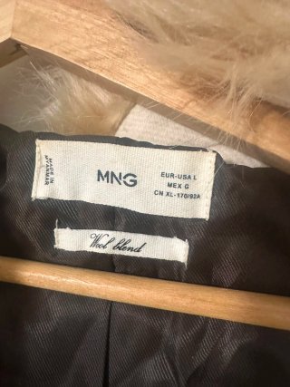 Abrigo Mango Beige con Capucha y Pelo
