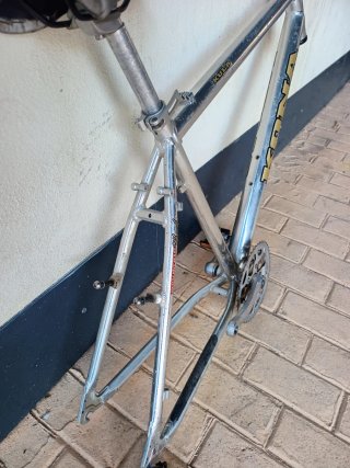 Cuadro MTB de aluminio – estilo retro – no es Kona