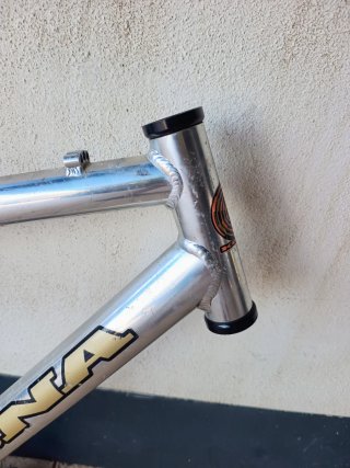 Cuadro MTB de aluminio – estilo retro – no es Kona