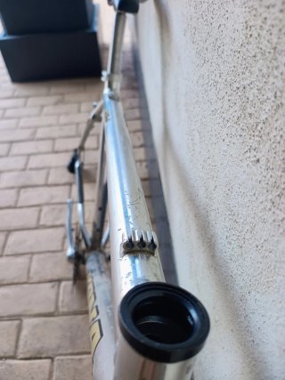 Cuadro MTB de aluminio – estilo retro – no es Kona