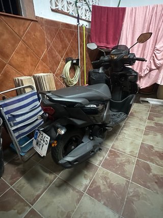 Yamaha Cygnus Ray ZR 125cc Scooter Negra