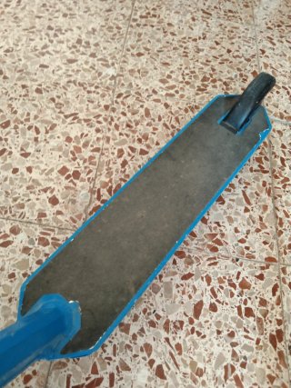 Patinete freestyle azul y negro