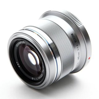 Cámara Olympus OM-D Mark IV + 2 objtvs 14 -42 y 45
