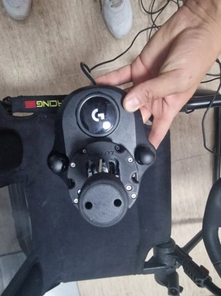 Cockpit Next Level Racing + Logitech G923