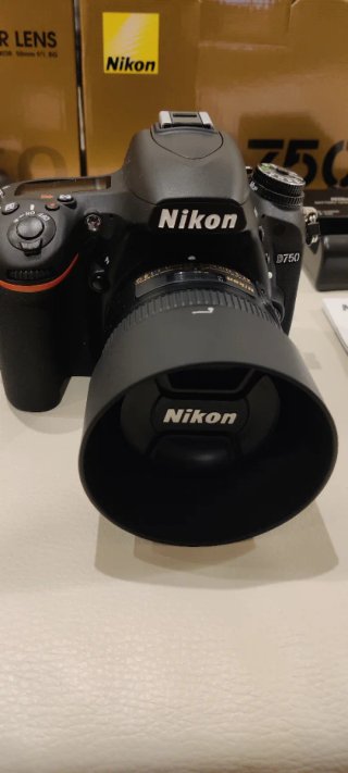 Nikon D750 + Nikkor 50mm f/1.8G + SB600