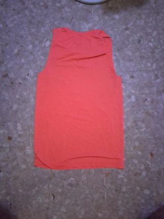 Camiseta tirantes Jordan naranja.