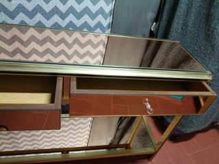 Mesa recibidor vintage dorada y cristal