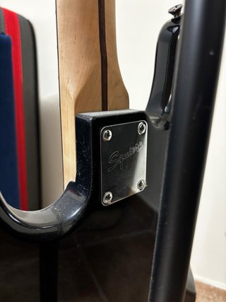 Bajo Squier Negro/Blanco