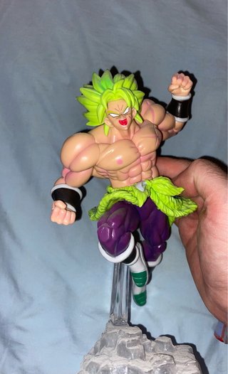 Figuras Goku + broly