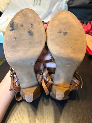 Sandalias tacón Sissi Rossi marrones
