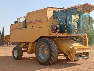 Cosechadora combinada New Holland TX36