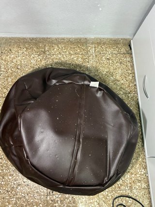 Puff pera polipiel marrón oscuro 95cm
