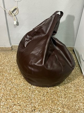 Puff pera polipiel marrón oscuro 95cm