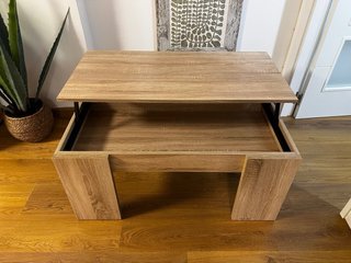 Mesa baja para salón elevable