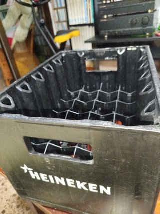 Caja Heineken Negra Plástico