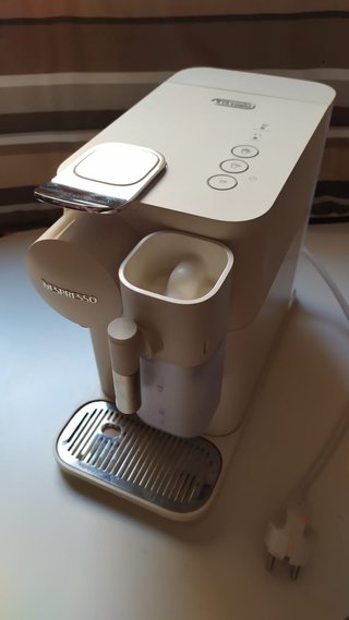 Cafetera Nespresso Blanca DeLonghi