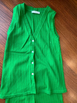Conjunto verde de punto sin mangas y pantalón