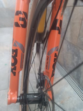 Berria Mako Carbono Full talla L con potenciómetro