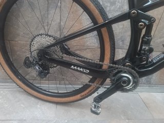 Berria Mako Carbono Full talla L con potenciómetro