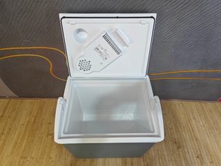 Mobicool ME27 - Refrigerador eléctrico 26L, 12/230