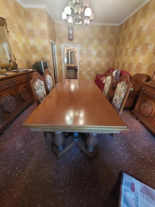 Tavolo in legno massello con 6 sedie