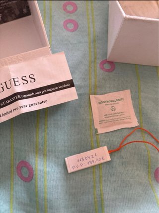 Reloj GUESS Dorado Esfera Negra + Caja