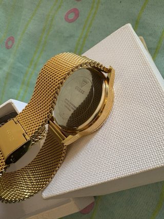Reloj GUESS Dorado Esfera Negra + Caja