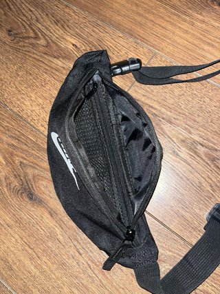 Riñonera Nike Negra