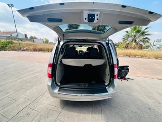 Lancia Voyager 2012