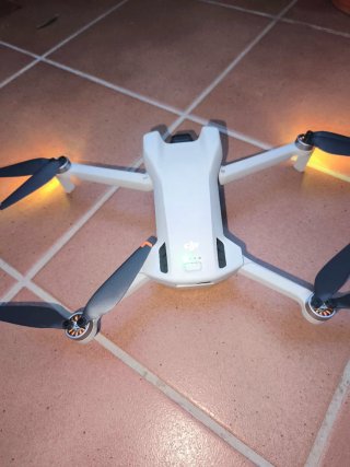Dron DJI Mini 3 (Sólo el Dron)