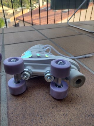 Patines de 4 ruedas blancos, talla 34