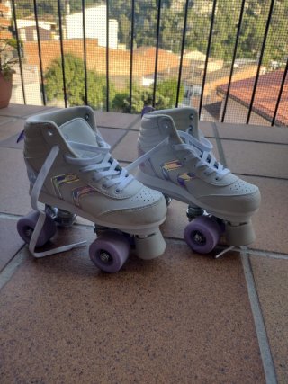 Patines de 4 ruedas blancos, talla 34