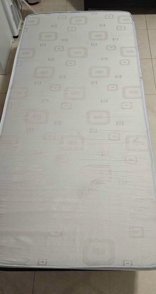 Cama 90x1.90 con somier y colchón nuevos sin usar