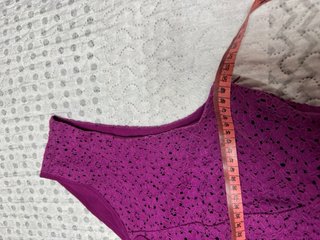 Vestido morado de verano