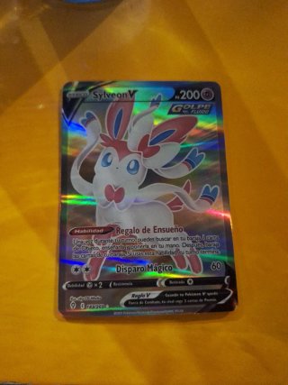 Carta Pokémon Sylveon V 200 HP