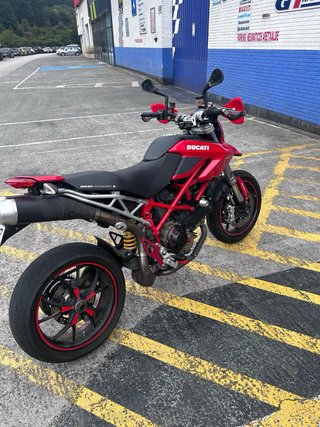 Ducati Hypermotard 1100 2007 Roja