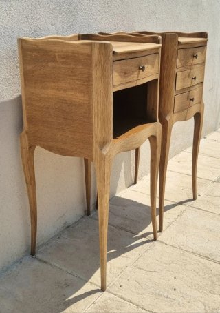 Mesitas de noche antiguas de madera