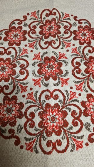 Tovaglia rotonda nuova disegno crema e rosso