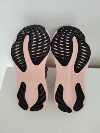 Zapatillas Asics Mujer Negras y Rosas