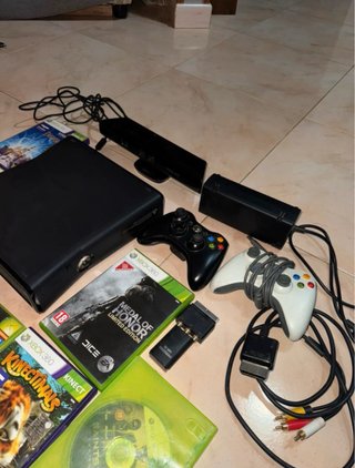 Xbox 360 con Kinect e accessori