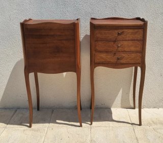 Mesitas de noche antiguas de madera