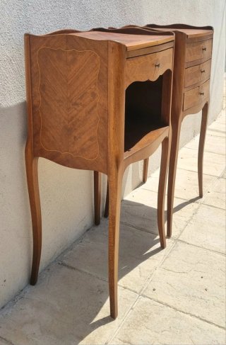 Mesitas de noche antiguas de madera