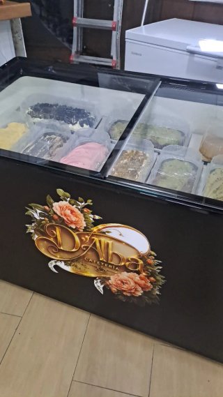 Vitrina expositora de helados