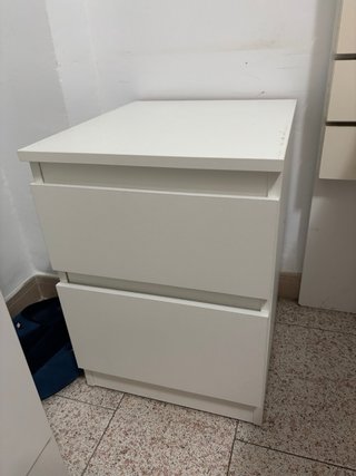 Mesita de noche blanca (tengo 2)